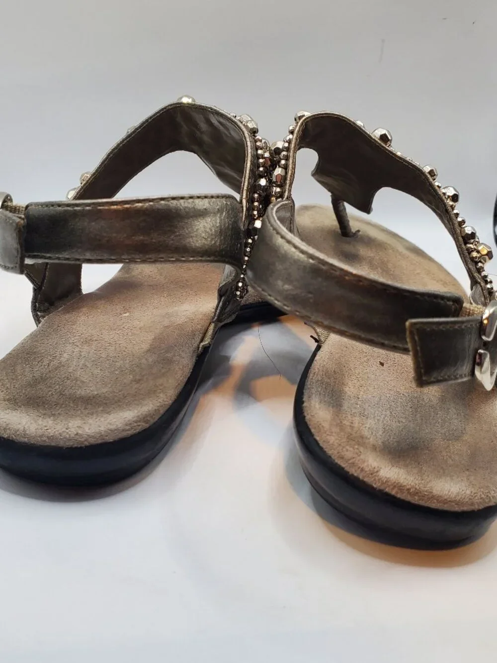 Aerosoles Silver Beaded Embellished Size 8 Thong Sandals